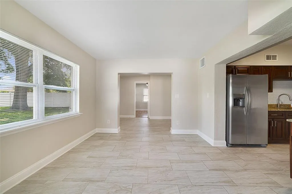 4 bed, 2.0 bath, 1514 sqft, $2,600 — Photo 4