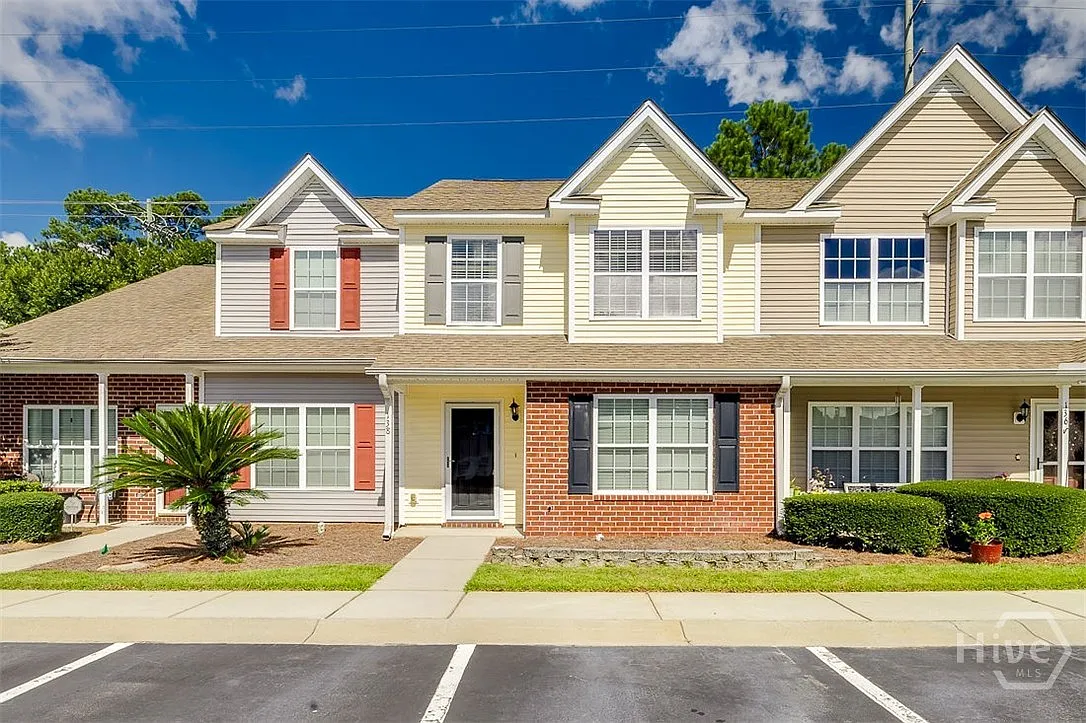 2 bed, 2.5 bath, 1354 sqft, $1,800 — Photo 1