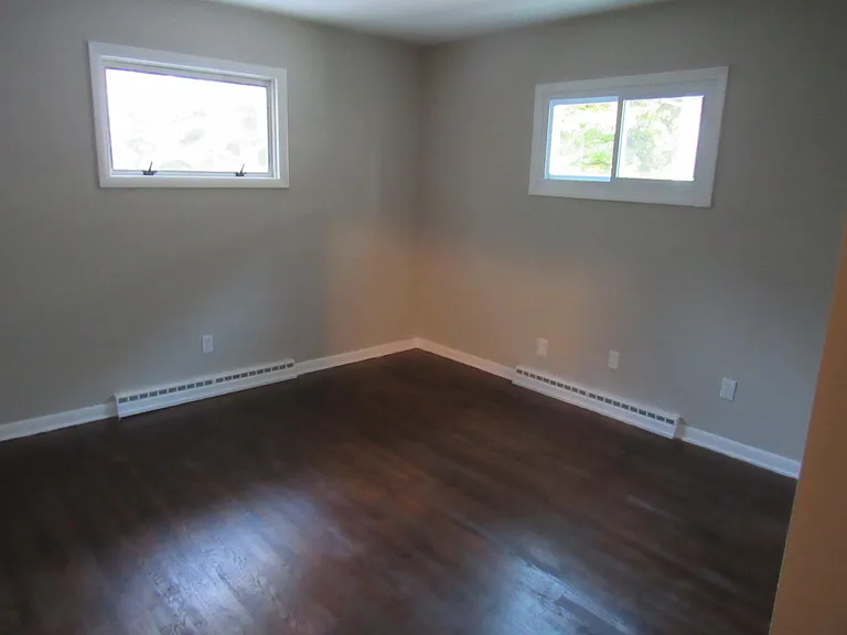 1065 Howe Ave — Photo 14