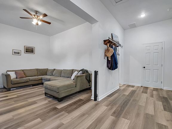 4th image of 5588 Sycamore Rd