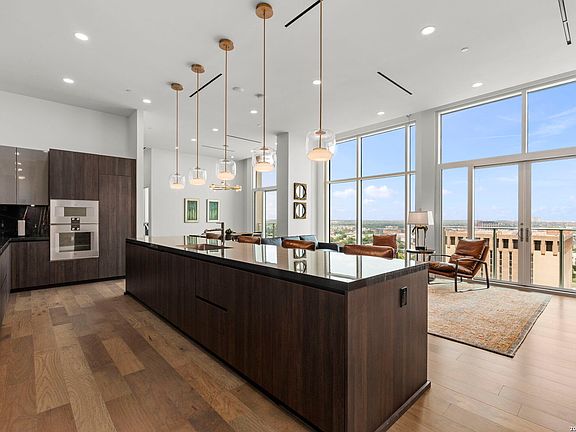 5th image of 123 Lexington APT 1703