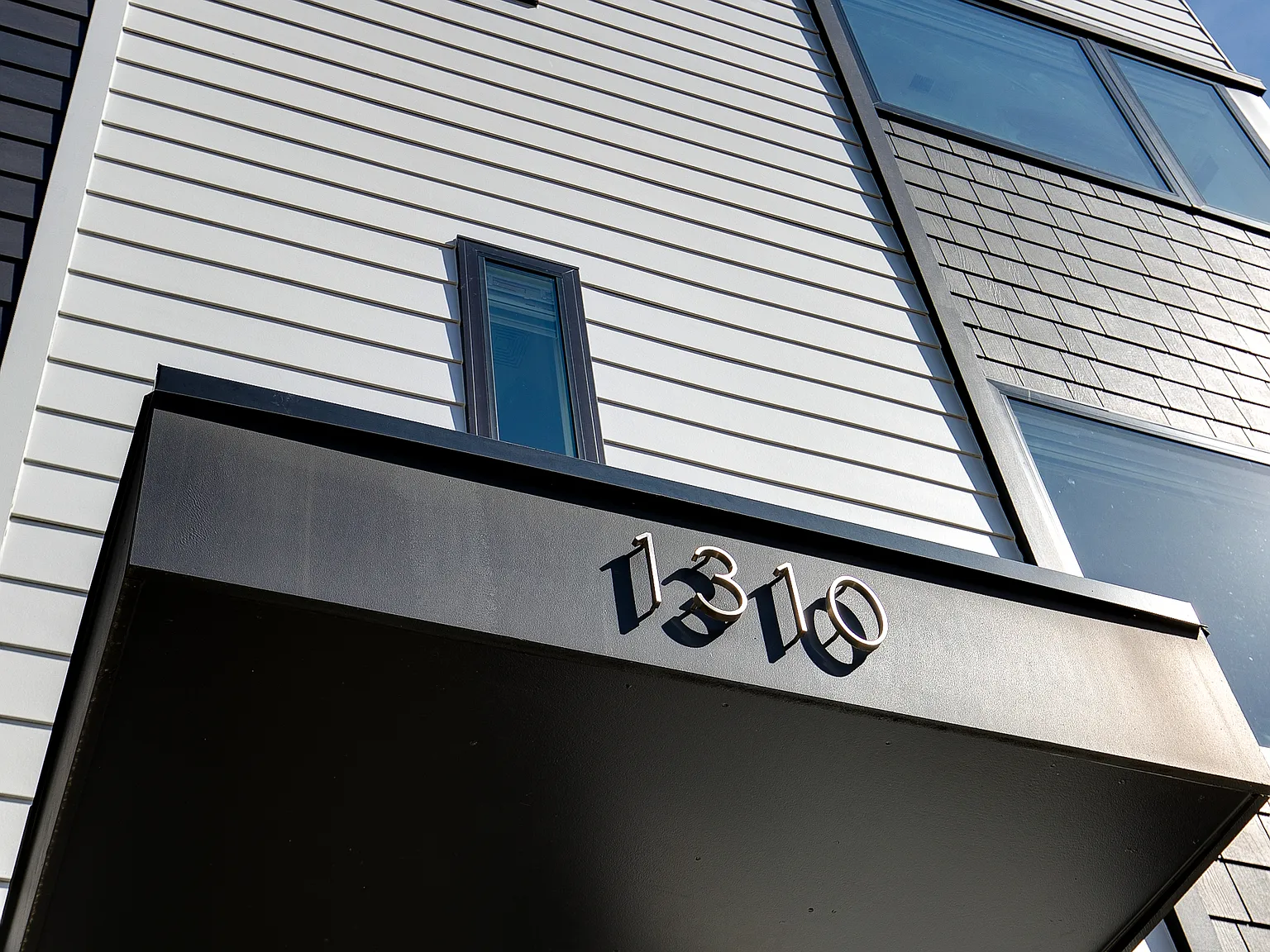4 bed, 2040 sqft, $4,250 — Photo 3