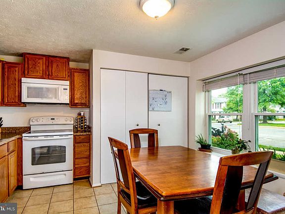 3rd image of 10137 Statesboro Ct