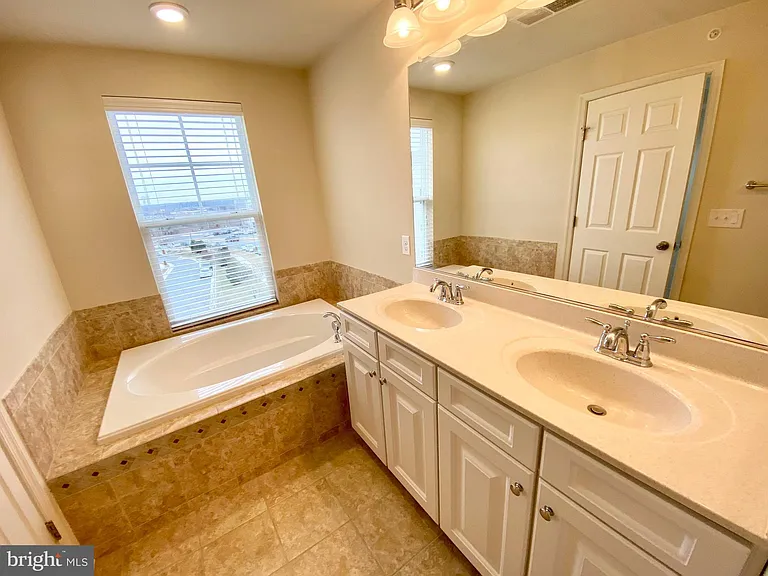 24622 Seacliff Ter — Photo 31