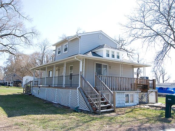 2nd image of 1805 E Lake Dr