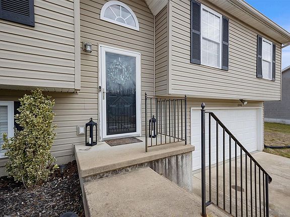 4th image of 1552 Saint Charles Dr