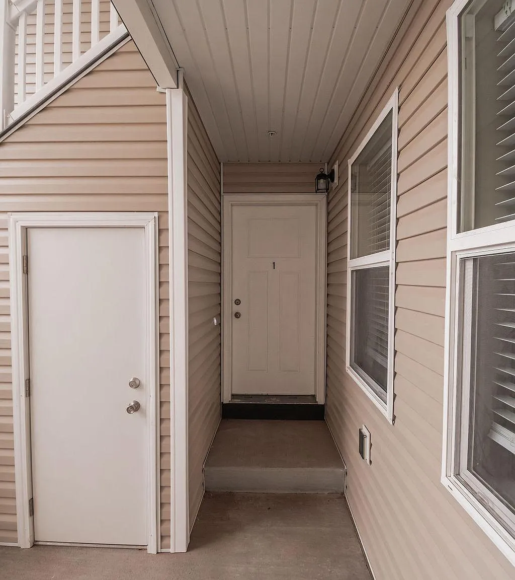 3 bed, 1178 sqft, $1,295 — Photo 2