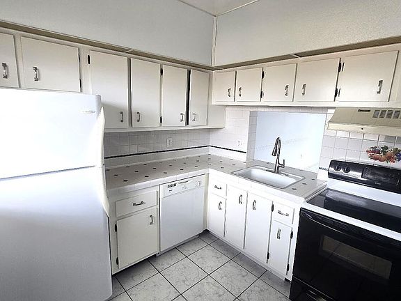 3rd image of 2800 NW 56th Ave APT G406