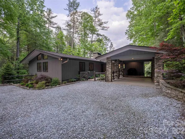 2488 W Club Blvd, Lake Toxaway, NC 28747