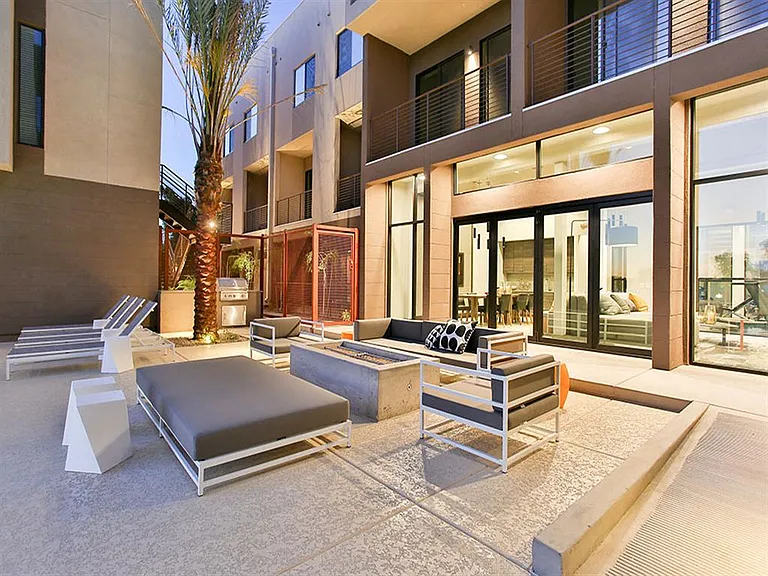 Dusk Scottsdale Apartments — Photo 5