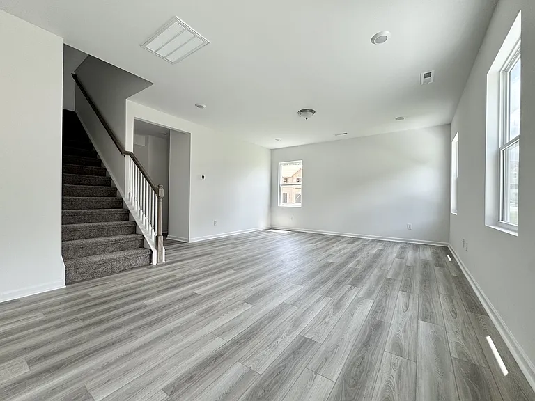 2668 Clipper Ct NW — Photo 5