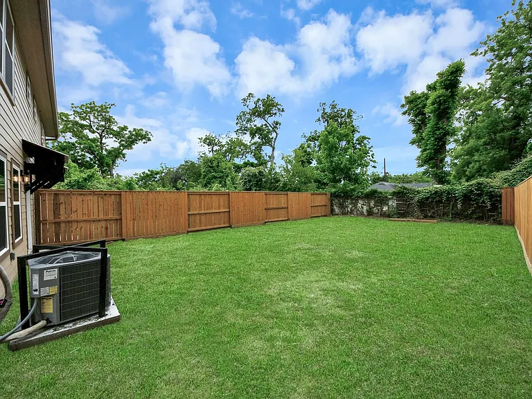 2430 Dolly Wright St #B — Photo 44
