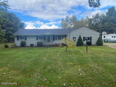 20760 W Lake Montcalm Rd, Howard City, MI, 49329