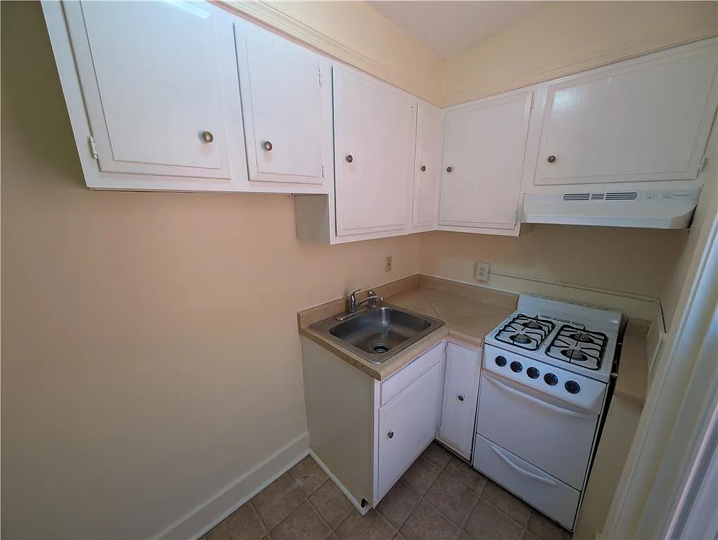 1 bed, 1.0 bath, 600 sqft, $1,100 — Photo 2