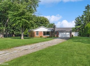 2425 Pfingsten Rd, Glenview, IL 60026