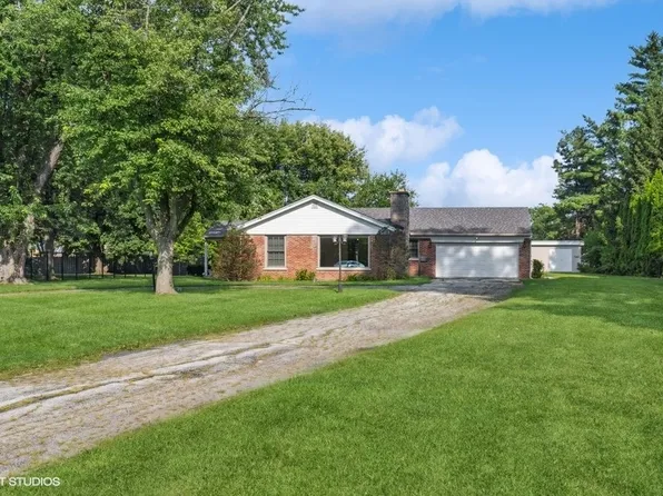 2425 Pfingsten Rd, Glenview, IL 60026