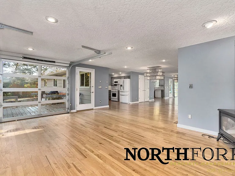 2426 N Redway Rd — Photo 12