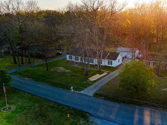 2nd image of 331 Hilltop Dr