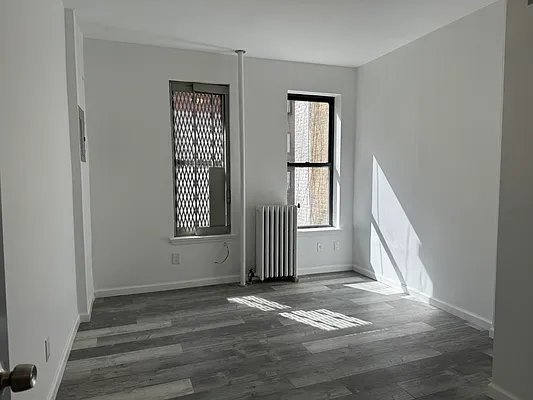 Rented by Compass | media 7