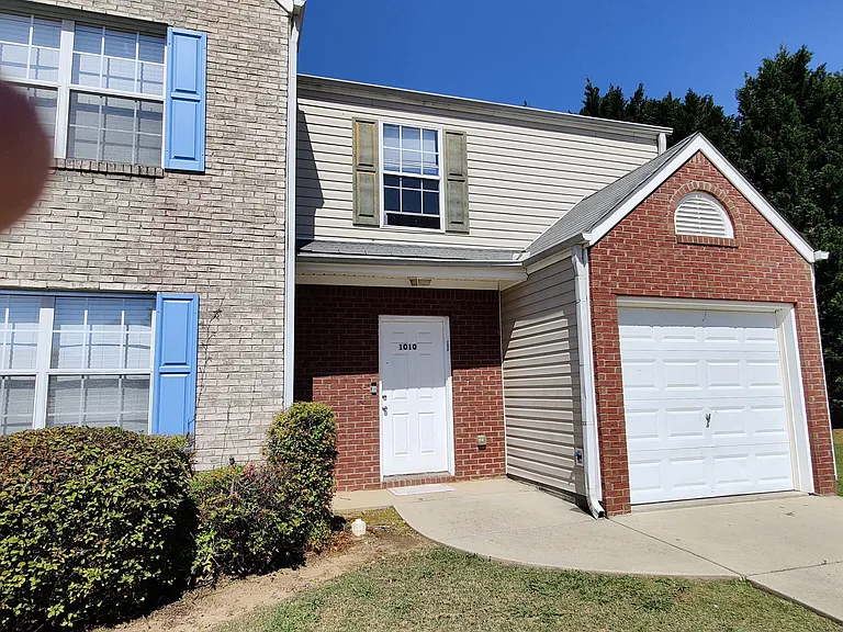 1010 Labonte Pkwy #1 — Photo 1