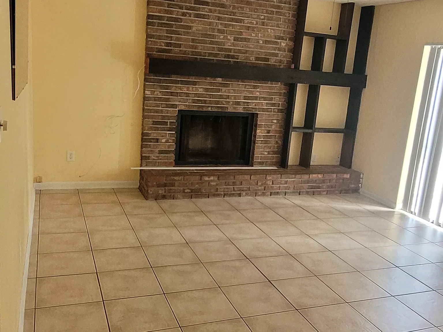 4 bed, 2.5 bath, 1879 sqft, $2,500 — Photo 4