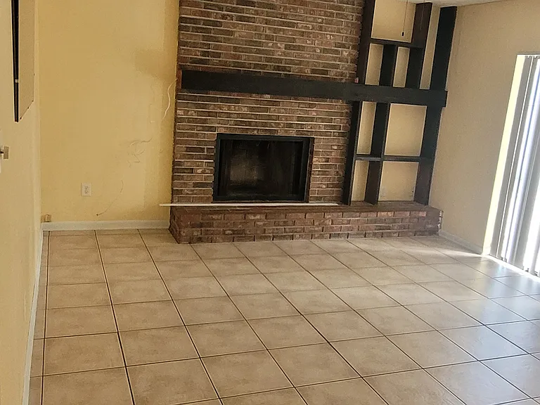 4802 Fox Hunt Dr — Photo 4