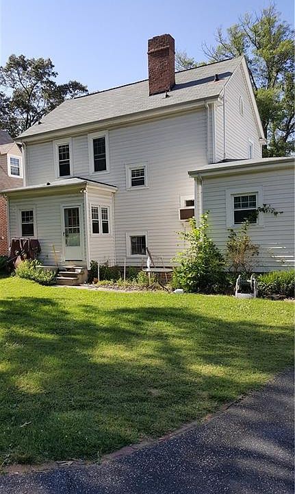 2nd image of 1815 Rolling Rd