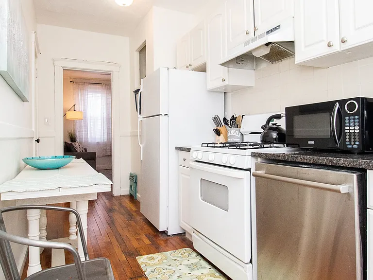 191 Kent St #1 — Photo 3