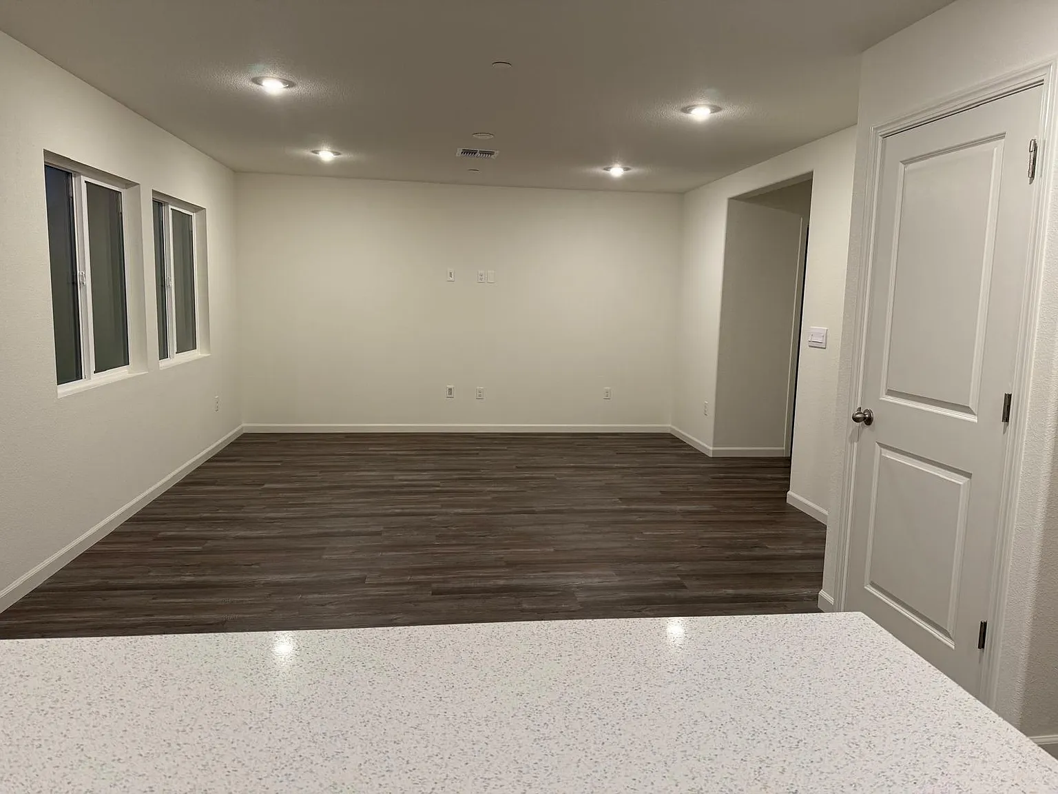 3 bed, 2.5 bath, 1600 sqft, $3,500 — Photo 3