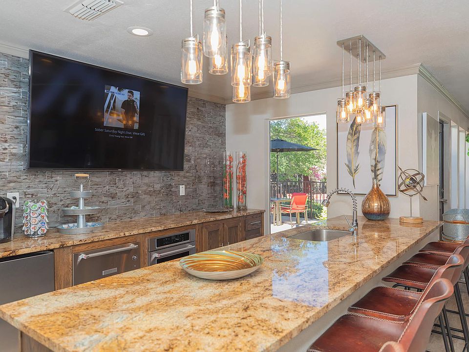 ELEGANT ENTERTAINMENT SPACE