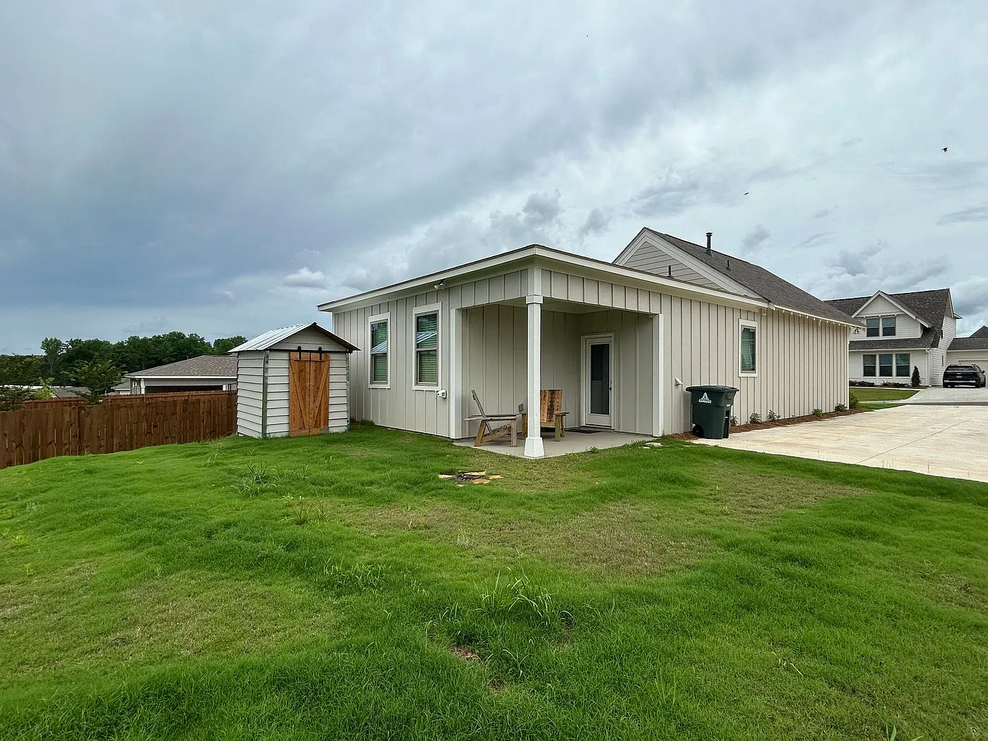 Beautiful Newer Construction Home on Mimms Trail! — Photo 2