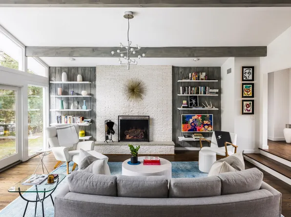 218 Bull Path, East Hampton, NY 11937