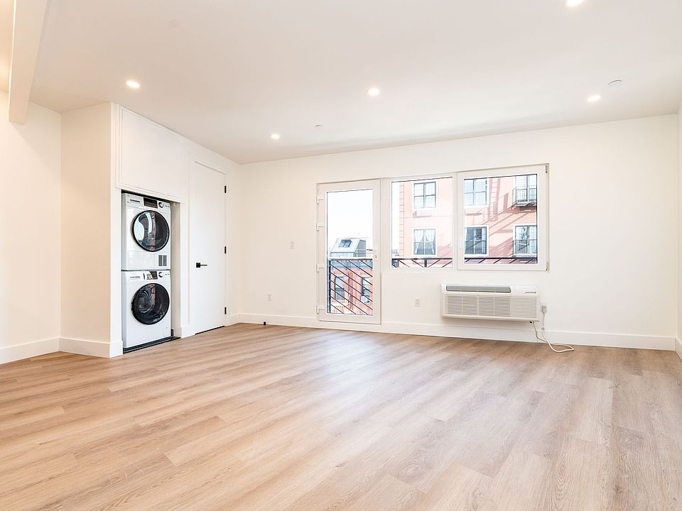 1st image of 28 Spencer Pl #3F