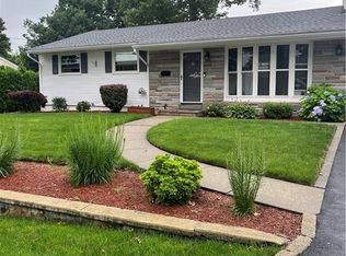 26 Mills Dr, Johnston, RI 02919