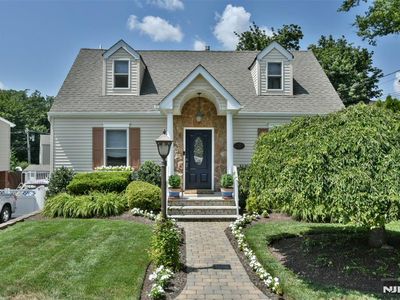 15 Pleasant Ave, Midland Park, NJ, 07432