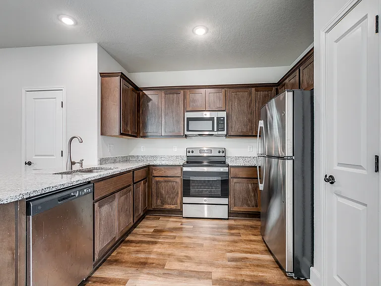 10314 Lynwood Vlg #102 — Photo 9