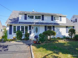 42 Grand Ave, Iselin, NJ 08830