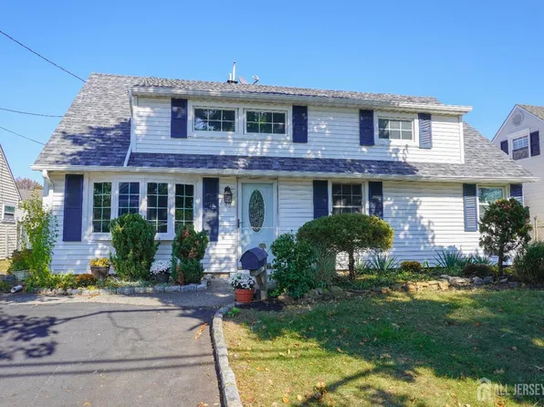 42 Grand Ave, Iselin, NJ 08830