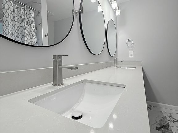 4th image of 255 Dunwoody Creek Cir