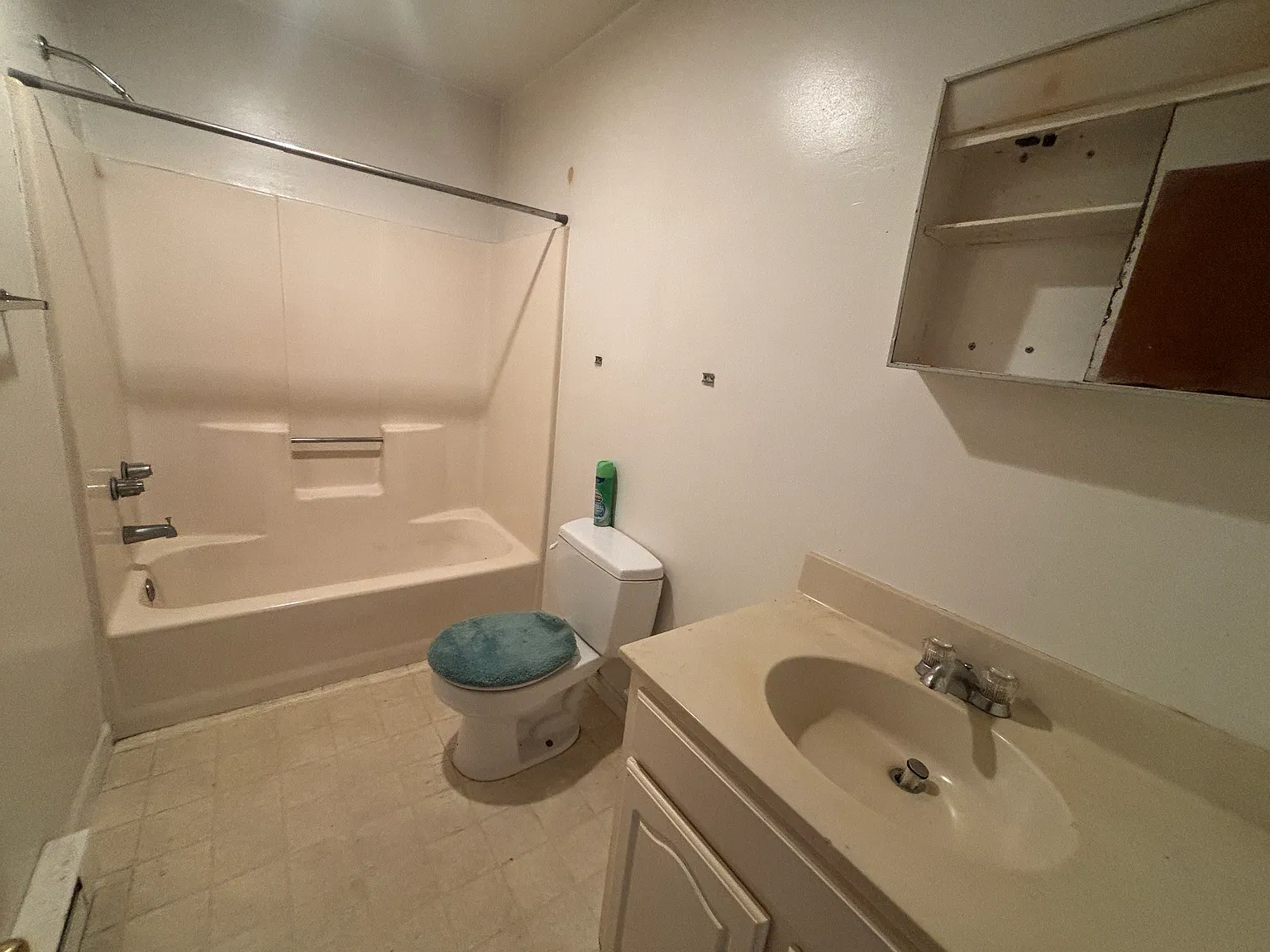 2 bed, 728 sqft, $1,250 — Photo 3