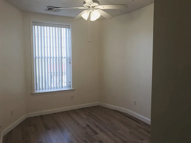 308 Moody St #4 — Photo 7