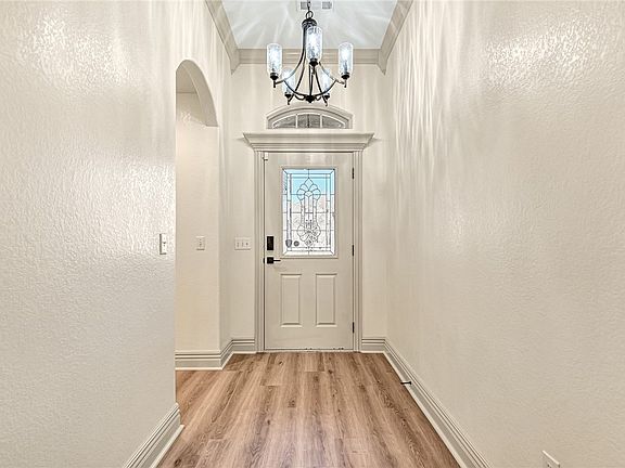 2nd image of 103 NE Chicory Ln