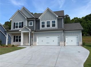 205 Cherokee Rose Ln, Hoschton, GA