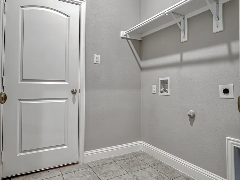 207 Gardenia Dr — Photo 10