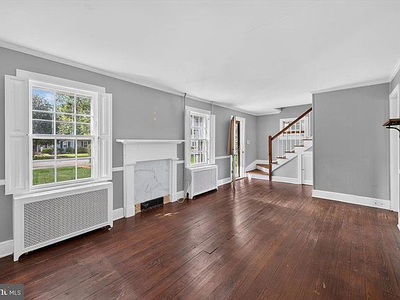 5th image of 313 Linden Ave
