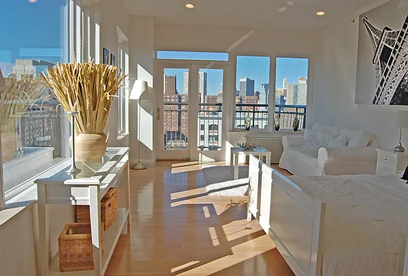 Sold by Hudson 3 Inc | media 1