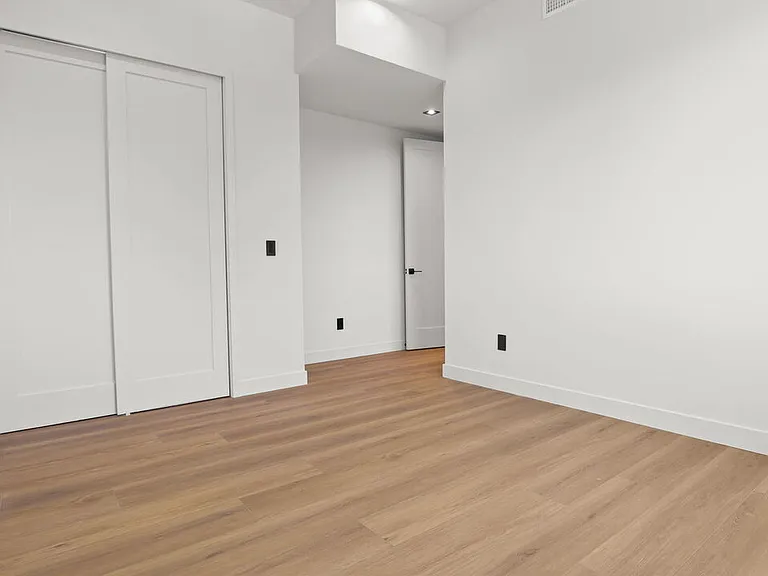 10842 Peach Grove St #B — Photo 35