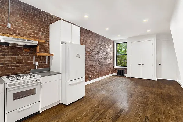 Rented by MNS | media 21