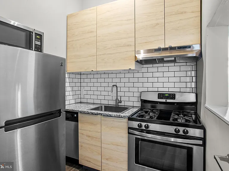 1602 Park Ave #3F — Photo 10