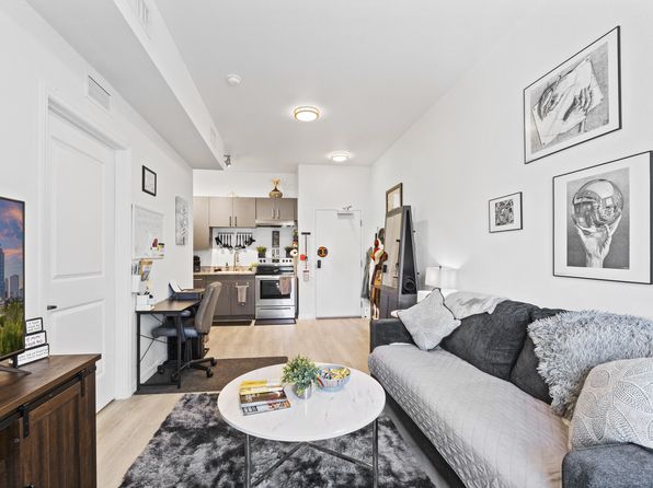 330 S Lake Ave UNIT 202